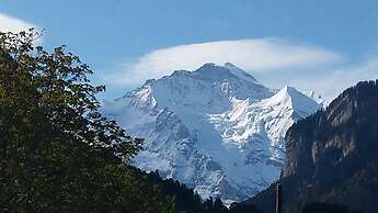 Alpenrose Hotel & Gardens