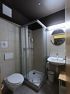 Alpenrose Hotel & Gardens