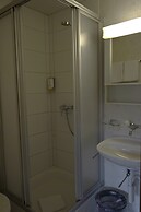 Alpenrose Hotel & Gardens