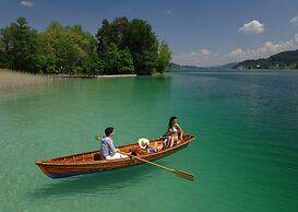 Barry Memle Lake Side Resort