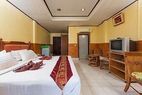 Baan Karon Hill Phuket Resort