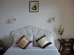 Baan Karon Hill Phuket Resort