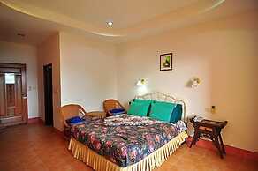 Baan Karon Hill Phuket Resort