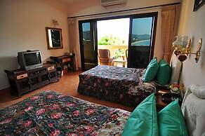 Baan Karon Hill Phuket Resort