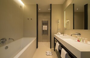 DUPARC Contemporary Suites