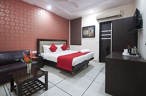 Hotel Apra International