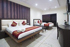 Hotel Apra International