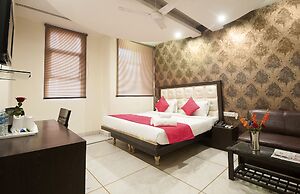 Hotel Apra International