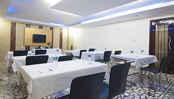 Hotel Apra International