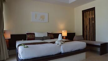 Palm Galleria Resort