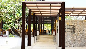 Palm Galleria Resort