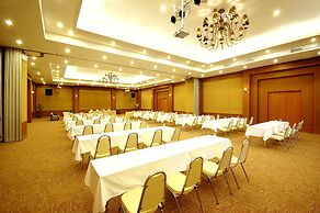 Palm Galleria Resort