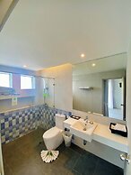 Palm Galleria Resort