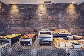 Atlantic Holiday Hotel