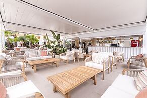 Atlantic Holiday Hotel