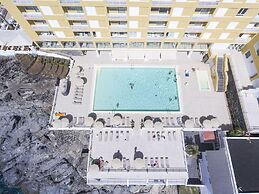 Atlantic Holiday Hotel