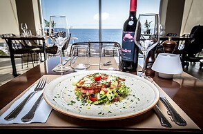 Atlantic Holiday Hotel