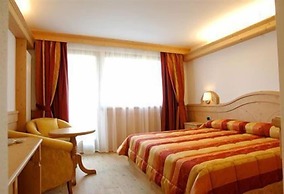 AlpHotel Taller