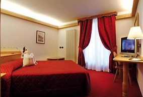 AlpHotel Taller
