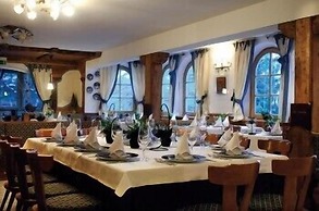 AlpHotel Taller