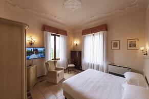 Villa Scacciapensieri Boutique Hotel