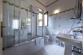 Villa Scacciapensieri Boutique Hotel