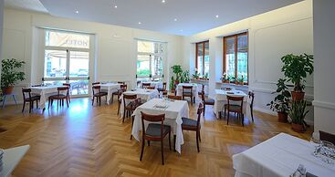 Hotel Moderno