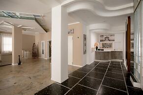 c-hotels International