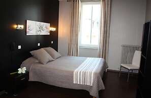 Logis Hôtel Restaurant du Midi