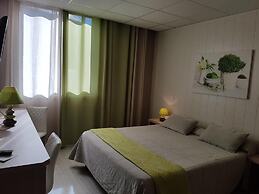 Logis Hôtel Restaurant du Midi