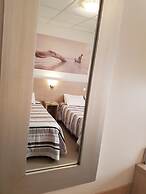 Logis Hôtel Restaurant du Midi