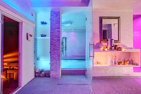 Ferretti Beach Hotel