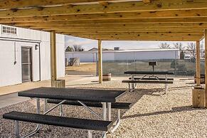 Spencer Inn and Suites