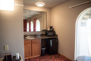 Spencer Inn and Suites