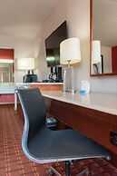 Spencer Inn and Suites