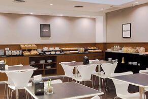 Dazzler by Wyndham Buenos Aires Maipu