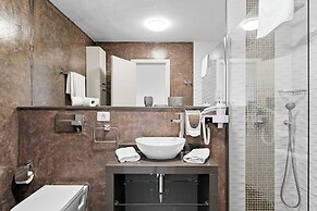 Paloma Beach Apartments