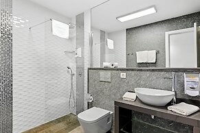 Paloma Beach Apartments