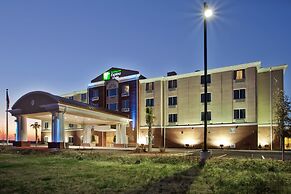 Holiday Inn Express and Suites Moultrie by IHG