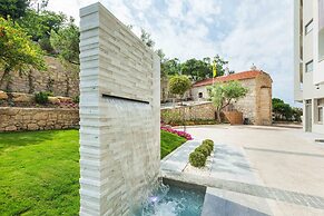 Ammon Zeus Luxury Beach Hotel