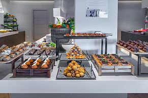 Ammon Zeus Luxury Beach Hotel