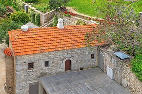 Ammon Zeus Luxury Beach Hotel