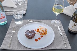 Ammon Zeus Luxury Beach Hotel