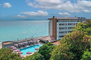 Ammon Zeus Luxury Beach Hotel