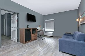 La Quinta Inn & Suites by Wyndham Decatur