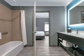 La Quinta Inn & Suites by Wyndham Decatur