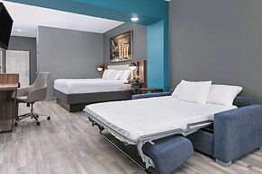 La Quinta Inn & Suites by Wyndham Decatur