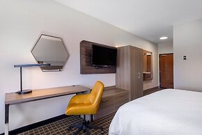 Holiday Inn Express Hotel & Suites Pittsburg by IHG