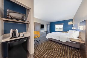 Holiday Inn Express Hotel & Suites Pittsburg by IHG