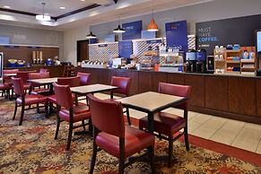Holiday Inn Express Hotel & Suites Pittsburg by IHG